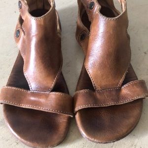 Bed|Stu leather sandals